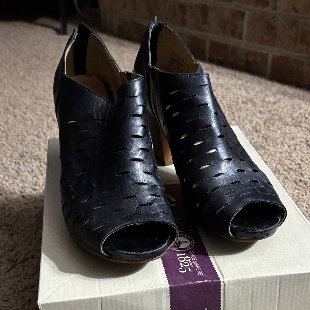 Clarks Black Cutout Peep-Toe Heels